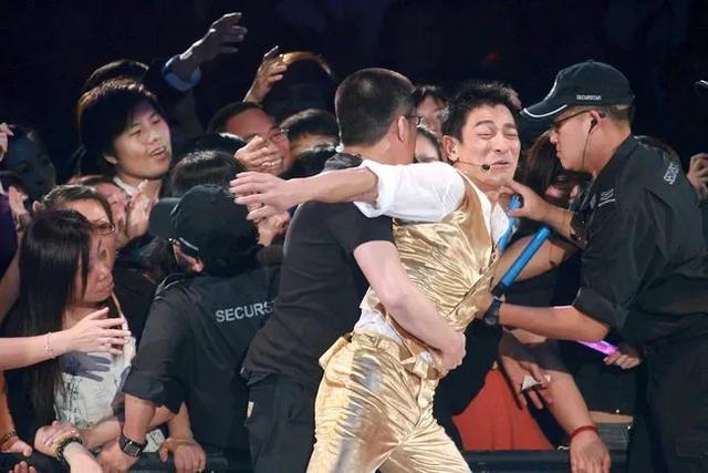 这个努力的男人能红40年，娱乐圈谁都挡不住