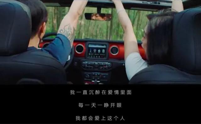 看到49岁朱茵的脸上热搜，我发现了中年人婚姻最好的模样