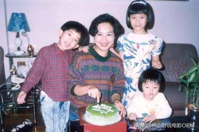 周星驰《食神》魔性女评委，当时破产失婚，刚要跳楼接到片约