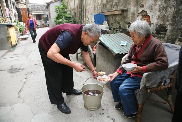 15年前的弄堂绝版照：那时候大家都不富裕，可是都非常善良