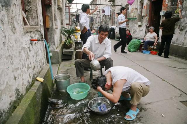 15年前的弄堂绝版照：那时候大家都不富裕，可是都非常善良