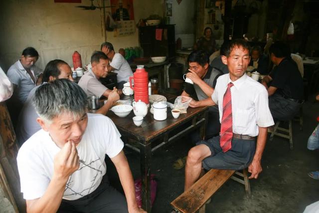 15年前的弄堂绝版照：那时候大家都不富裕，可是都非常善良