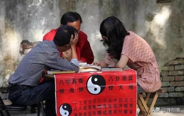 央视曝光网络@￥骗局，单个APP超20万人@￥，书都白读了？