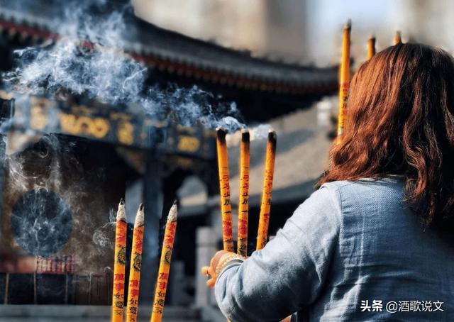 中国人拜神不信神，磕头烧香做交易，敢和老天讨价还价