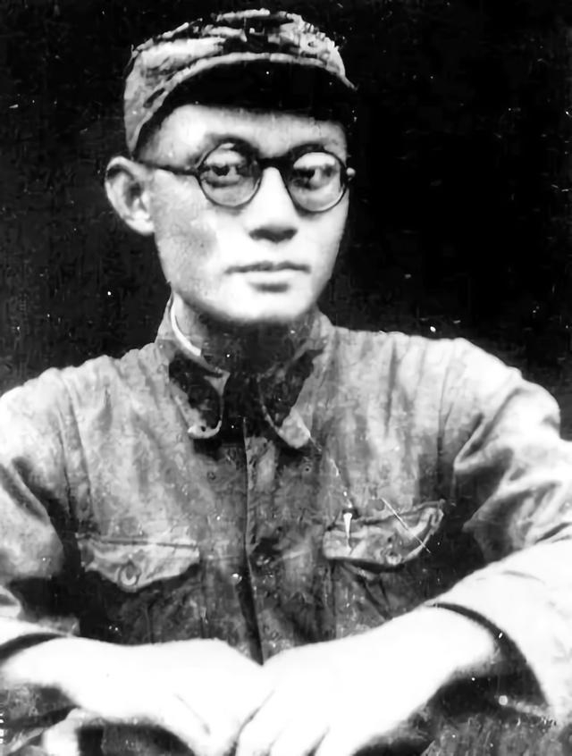 从出生就入狱，8年牢狱生活从未尝过糖果的味道，牺牲前身中数刀