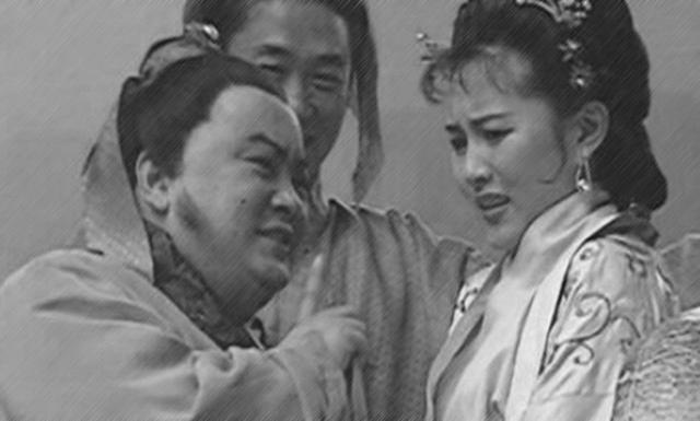 民间故事：乞丐救先生，恰逢夫人产子，先生大惊：令郎这卦象怪异