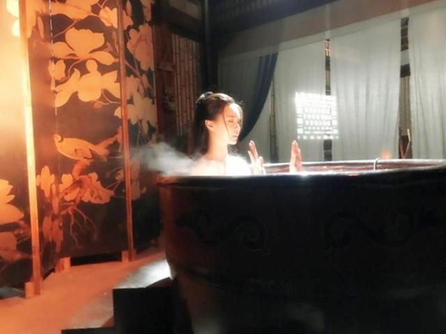 为何说《金瓶梅》是《红楼梦》的老祖宗？两相对比之下，一目了然