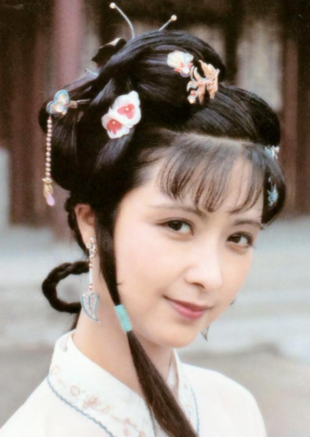 为何说《金瓶梅》是《红楼梦》的老祖宗？两相对比之下，一目了然