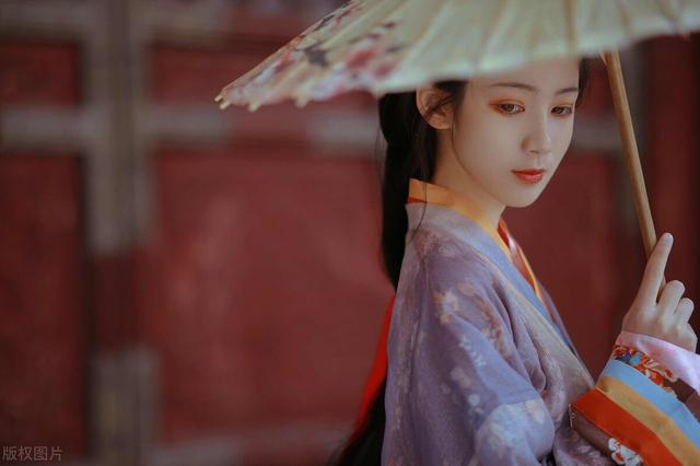 故事：庶女一跃成侯府大娘子，夫君刚出征，他远方姨母就来塞妾室