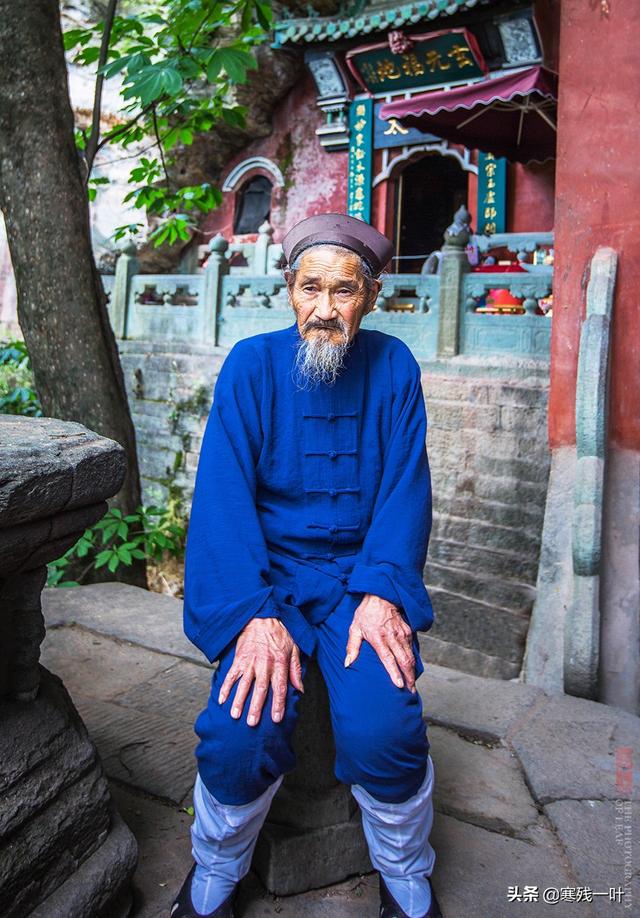 对于世间流传的看生辰@￥，武当山高人是这么说的