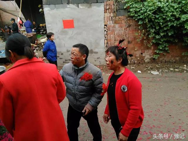 农村结婚有多少讲究？安阳农村婚礼，选日子迎亲闹洞房，头头是道