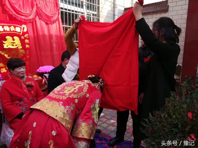 农村结婚有多少讲究？安阳农村婚礼，选日子迎亲闹洞房，头头是道