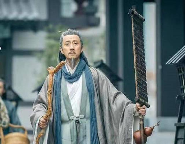 袁天罡给3人看相，预言他们未来必当大官，3人走后他却直叹可惜