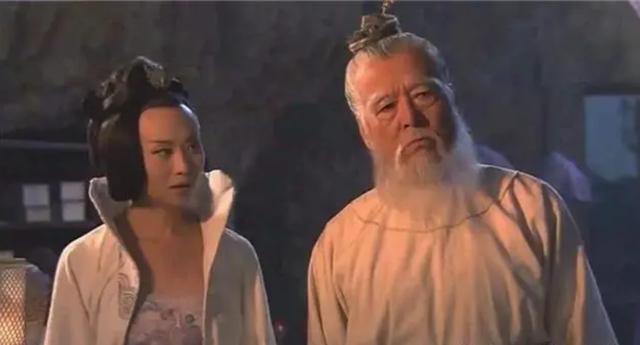 袁天罡给3人看相，预言他们未来必当大官，3人走后他却直叹可惜
