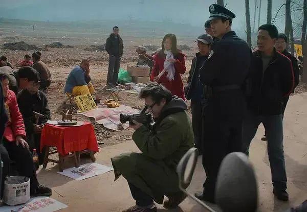 《@￥》：这部地下纪录片像剃刀般无情，揭开了底层人隐秘的疮疤