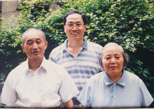 中大教授深情忆母：在乡下“日日都像打仗一样”的母亲