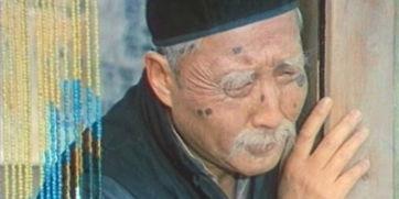 《茶馆》一览半个世纪的社会风云，道尽各色人物的辛酸命运