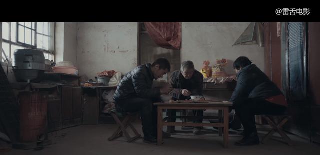 剧情电影：为了10万块彩礼，老两口卖车卖粮，甚至去街上碰瓷讹钱