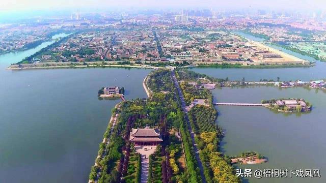 北宋定都开封的迷信说法，赵匡胤庙里@￥，结果连他自己都惊讶了