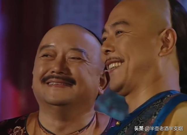 这种测字骗不了人：飞鸟掠过，纪晓岚为何让和珅快回家准备后事？