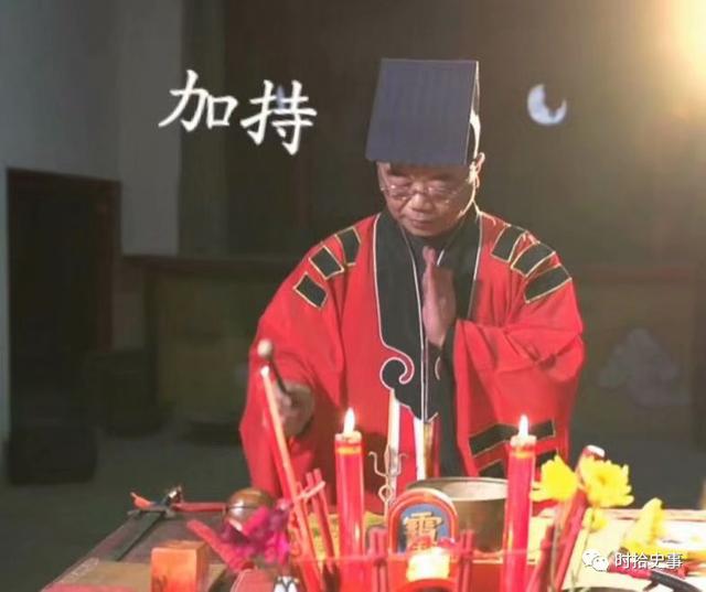 风里雨里，算（piàn）命（ zǐ ）大师在景区等你