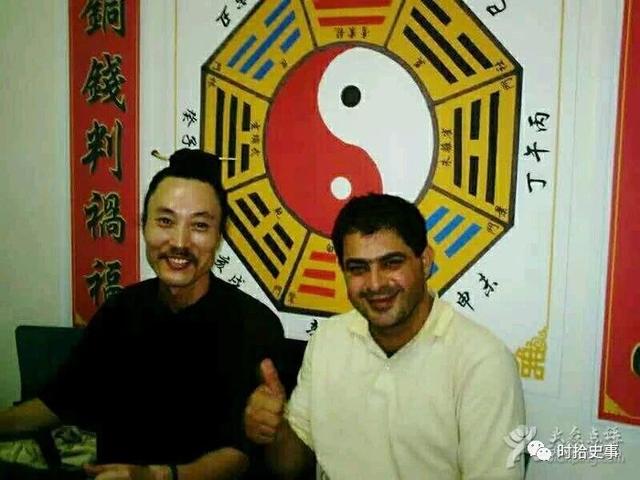 风里雨里，算（piàn）命（ zǐ ）大师在景区等你