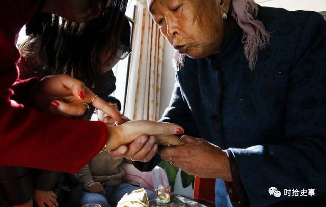 风里雨里，算（piàn）命（ zǐ ）大师在景区等你