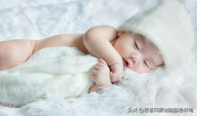 风流女，河边站，杨柳身子桃花面，儿子生是娘不见（打一花卉）