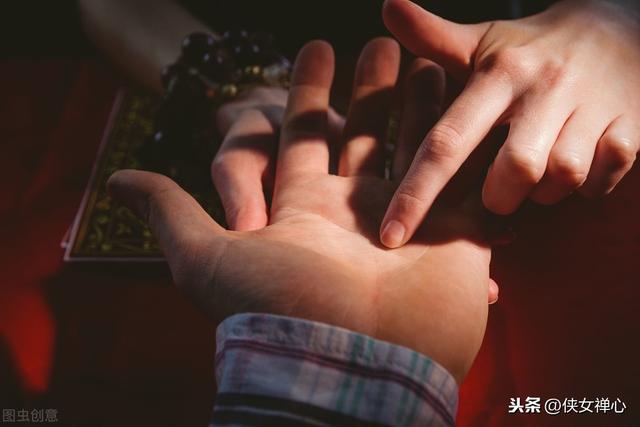 @￥先生为自己测了一卦，预测到自己哪天去世，可到了那天