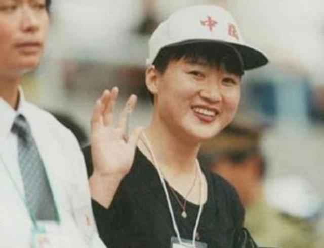 长跑美女冠军@￥得知：此生不主正妻，23岁时，果然投湖自尽