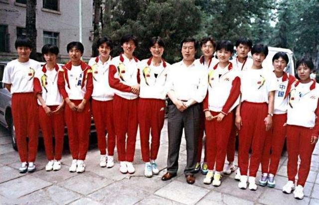 长跑美女冠军@￥得知：此生不主正妻，23岁时，果然投湖自尽