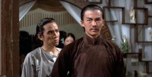 心如蛇蝎美少妇，用奇特办法害死老丈夫，县令乔扮@￥先生破奇案