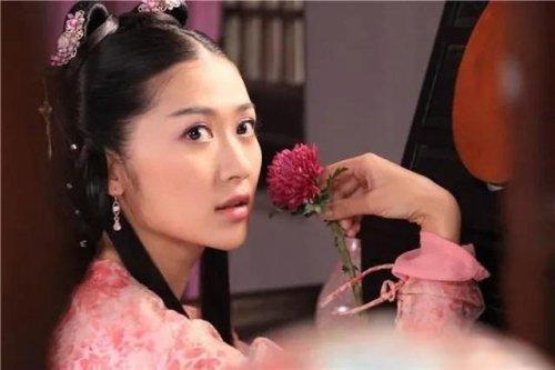 心如蛇蝎美少妇，用奇特办法害死老丈夫，县令乔扮@￥先生破奇案