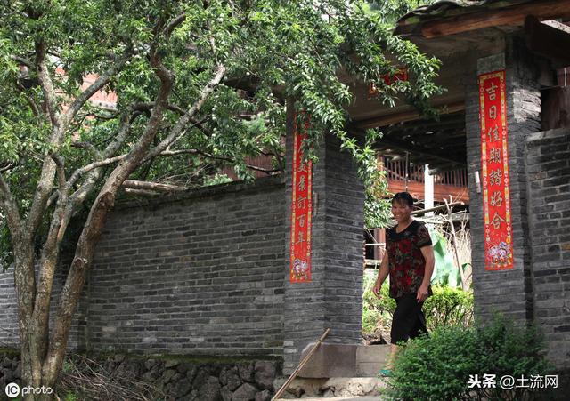 农村建房有讲究，老农说“开门三见三不见”，什么意思？