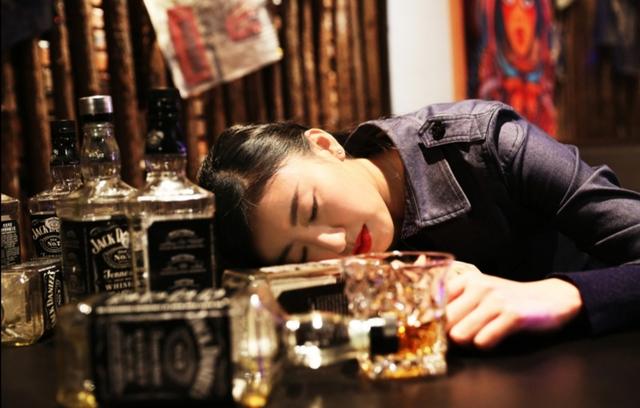 揭秘虚假“江湖法术”十三种，酒变五色，金杯分酒，金钱抱柱等