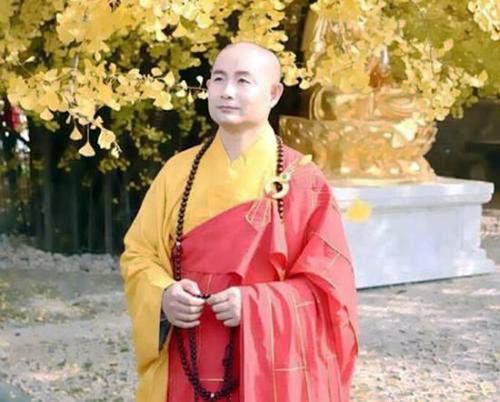 老僧说：越是彼此相爱的人，“夫妻相”越明显