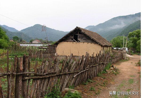 俗语“头无脑油脚无汗，到老都是穷光蛋”，啥意思？有道理吗？