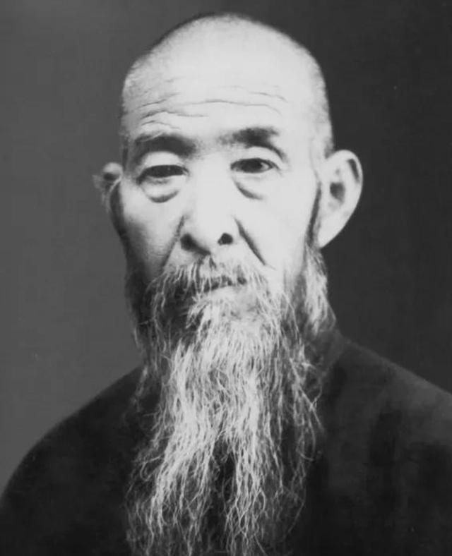 孙禄堂70岁大败日本五大高手，3年后预感大限将至，提前让人烧纸
