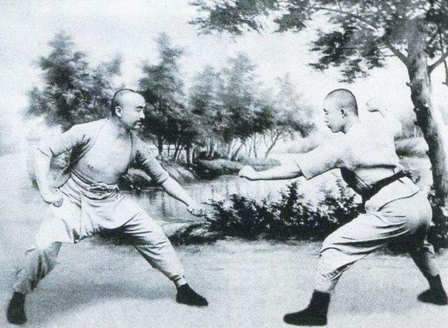 孙禄堂70岁大败日本五大高手，3年后预感大限将至，提前让人烧纸