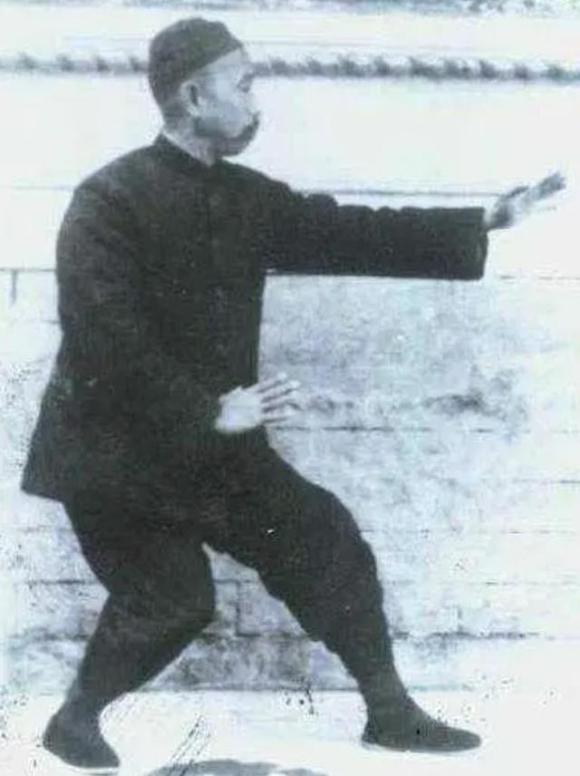 孙禄堂70岁大败日本五大高手，3年后预感大限将至，提前让人烧纸