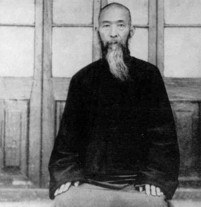 孙禄堂70岁大败日本五大高手，3年后预感大限将至，提前让人烧纸