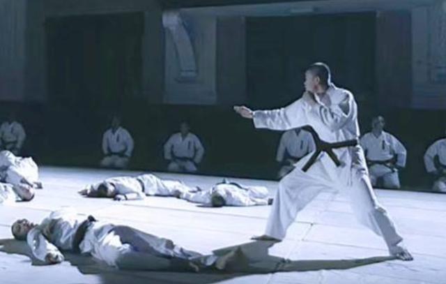 孙禄堂70岁大败日本五大高手，3年后预感大限将至，提前让人烧纸