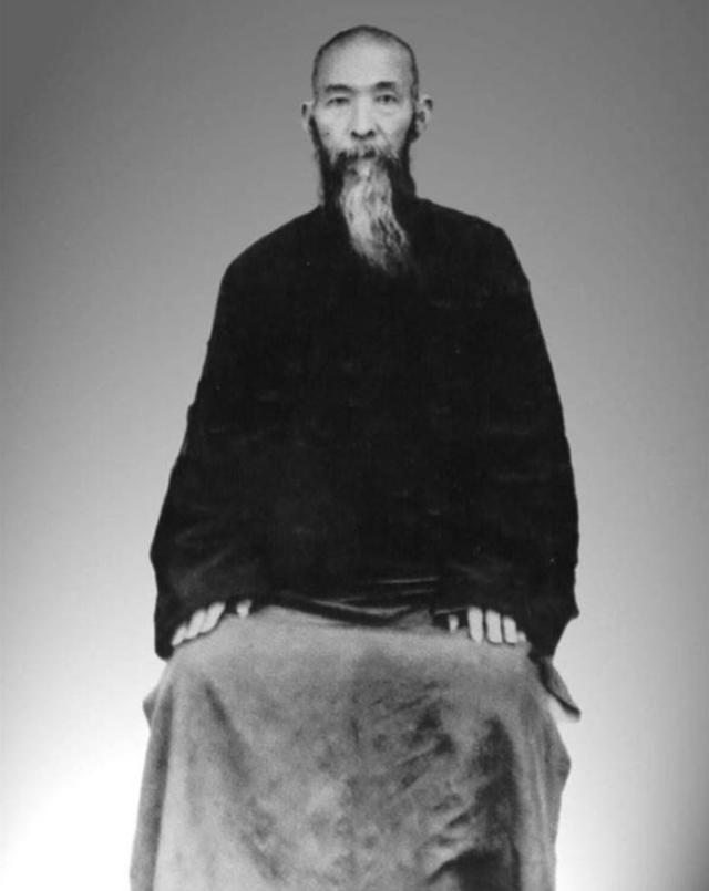 孙禄堂70岁大败日本五大高手，3年后预感大限将至，提前让人烧纸
