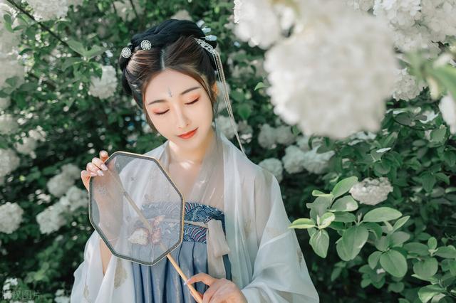 故事：她出身名门本可以做皇后，却主动请旨，嫁给最不得宠的皇子