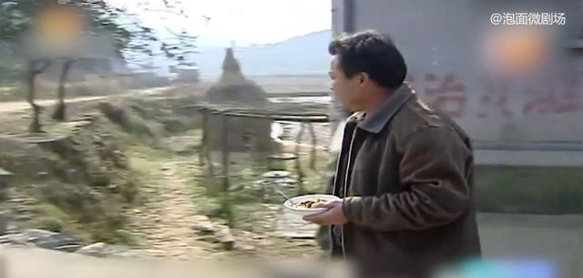 八旬老人被赶出家门，竟无人阻拦，儿子：我怕被她害死！纪录片