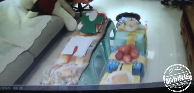 孙子夜里哭闹，奶奶请来“神仙”，先扫码打赏5万？