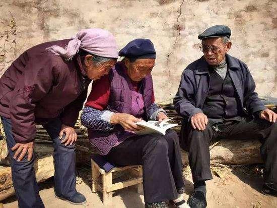 甘肃@￥村薛家湾，家家精通占卜，世代相传天书，背后有何秘密？