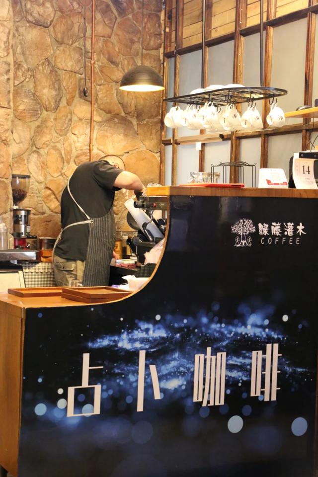 实探贵阳塔罗牌店，这届年轻人@￥算的是什么？