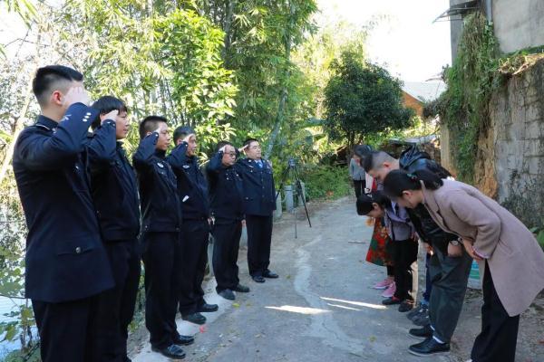男子与家人失散32年，长沙民警跨省助团圆