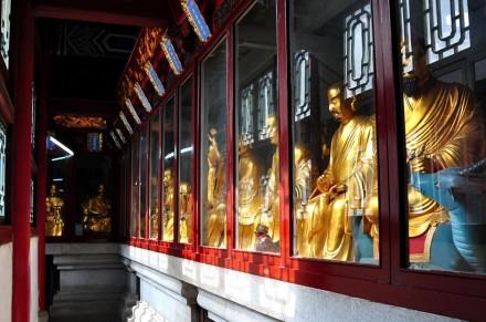 湖北武汉的神奇寺庙，“数罗汉”也能@￥，来往游客还说很灵验！